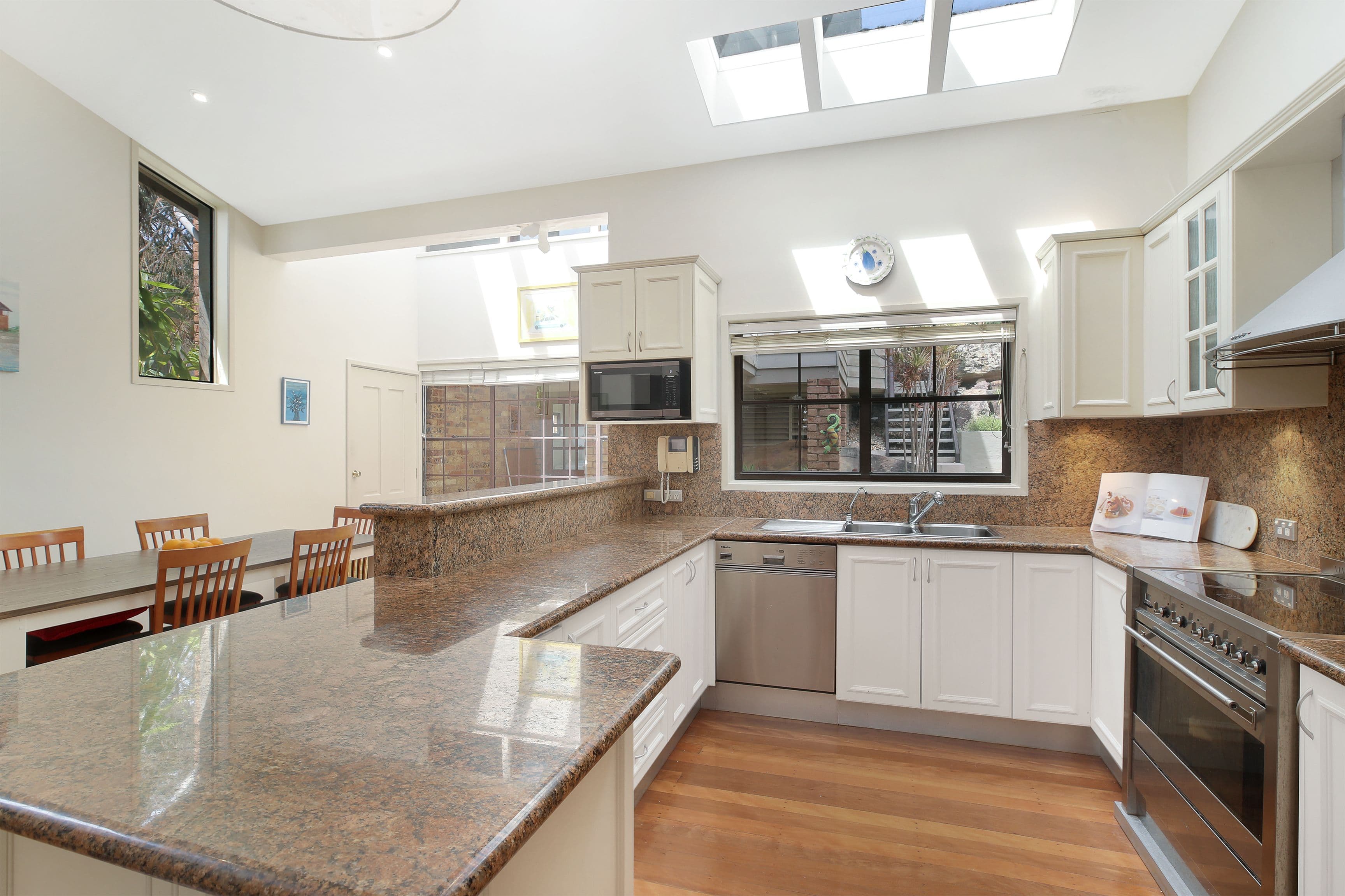 120 The Esplanade, Sylvania - Thumbnail 2
