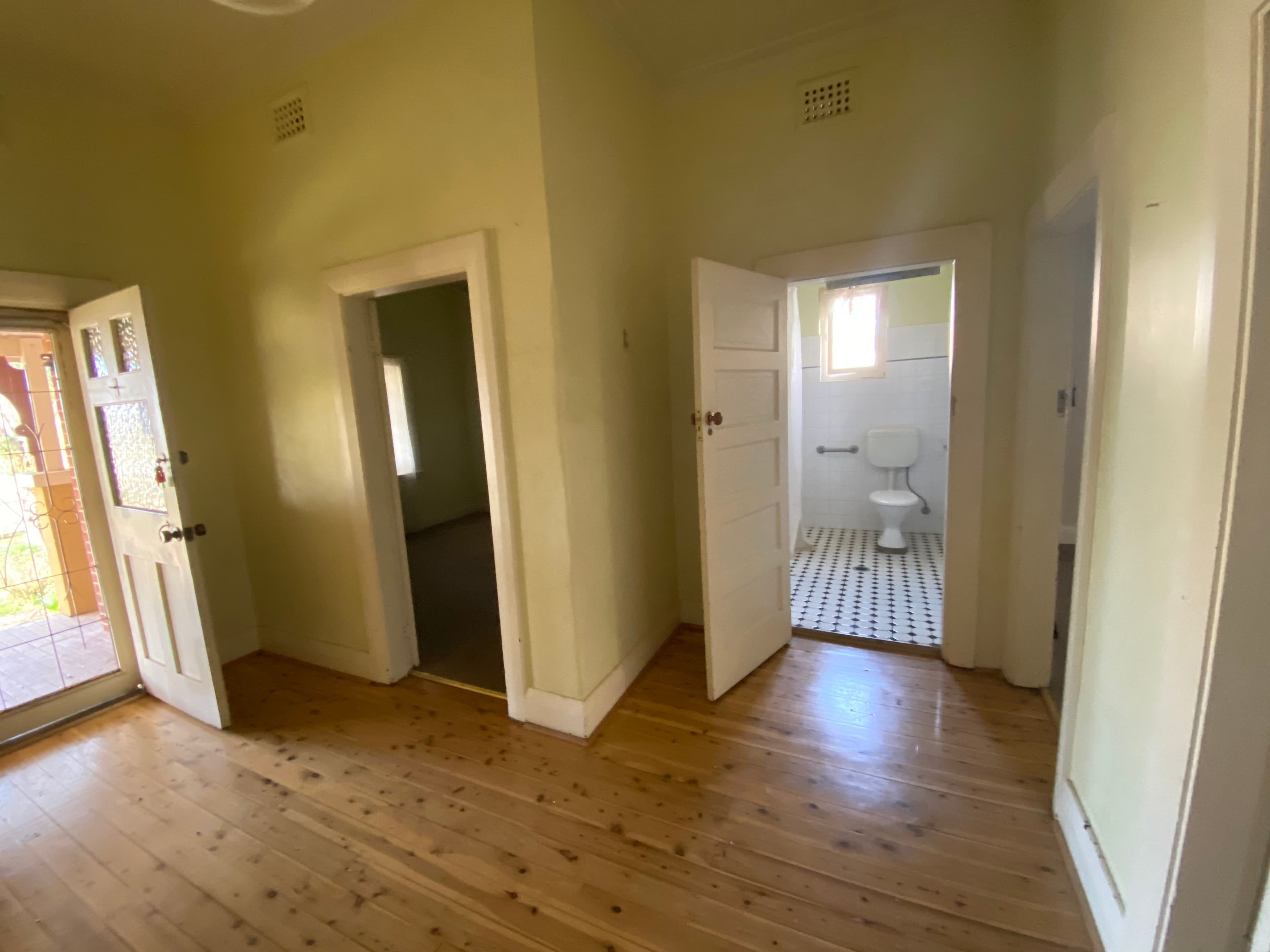8 Battye Street, Forbes NSW 2871, Forbes - Thumbnail 6