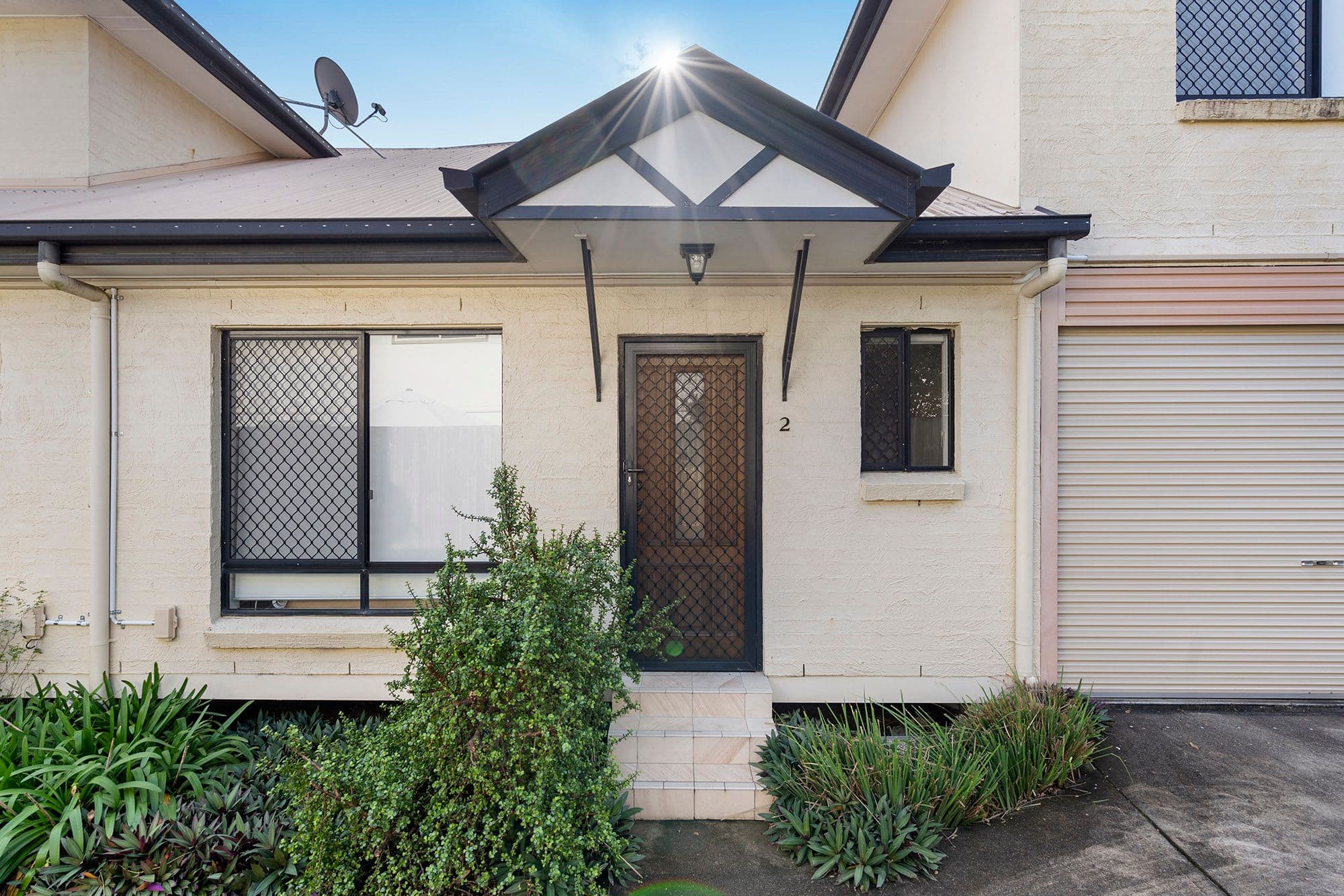 11 Howsan Street, Mount Gravatt East QLD 4122, Mount Gravatt East - Image 1