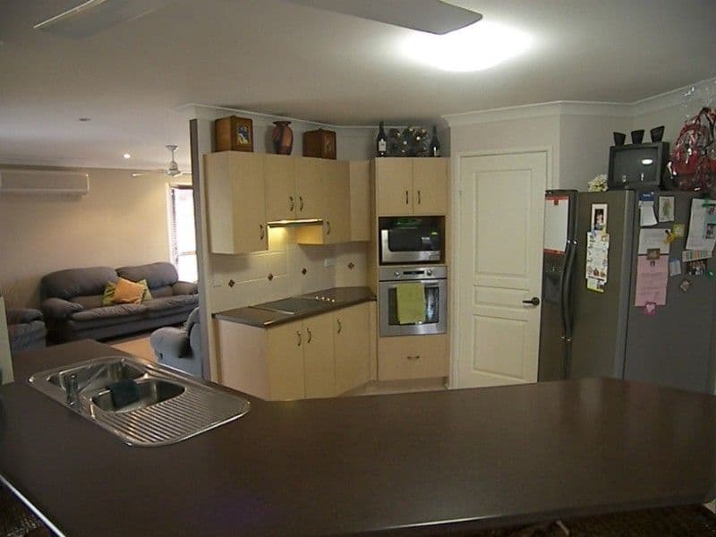 5 Cypress Avenue, NORMAN GARDENS QLD 4701, Norman Gardens - Thumbnail 4