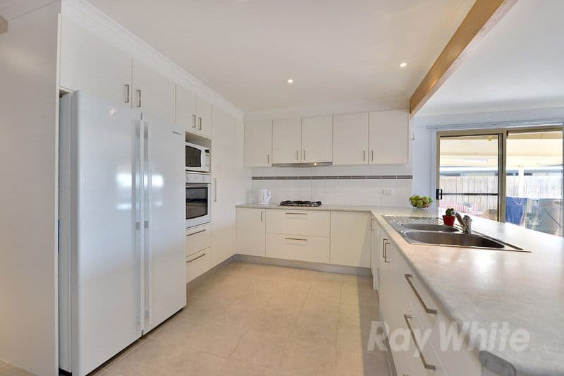68 Lakeview Avenue, ROWVILLE VIC 3178, Rowville - Thumbnail 4