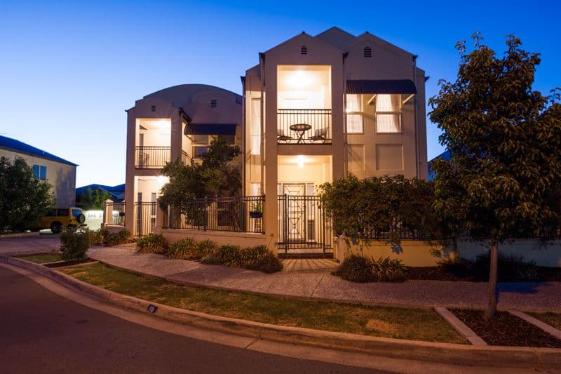 18 Yates Street, MAWSON LAKES SA 5095, Mawson Lakes - Thumbnail 2