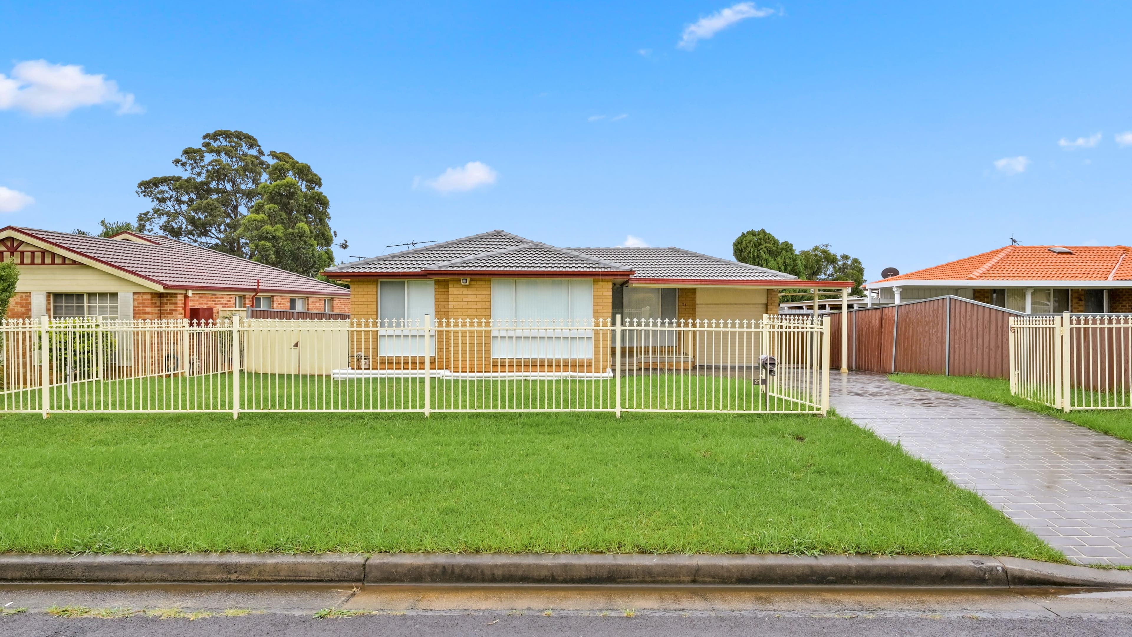 21 Mistletoe Avenue, Macquarie Fields NSW 2564, Macquarie Fields - Thumbnail 2