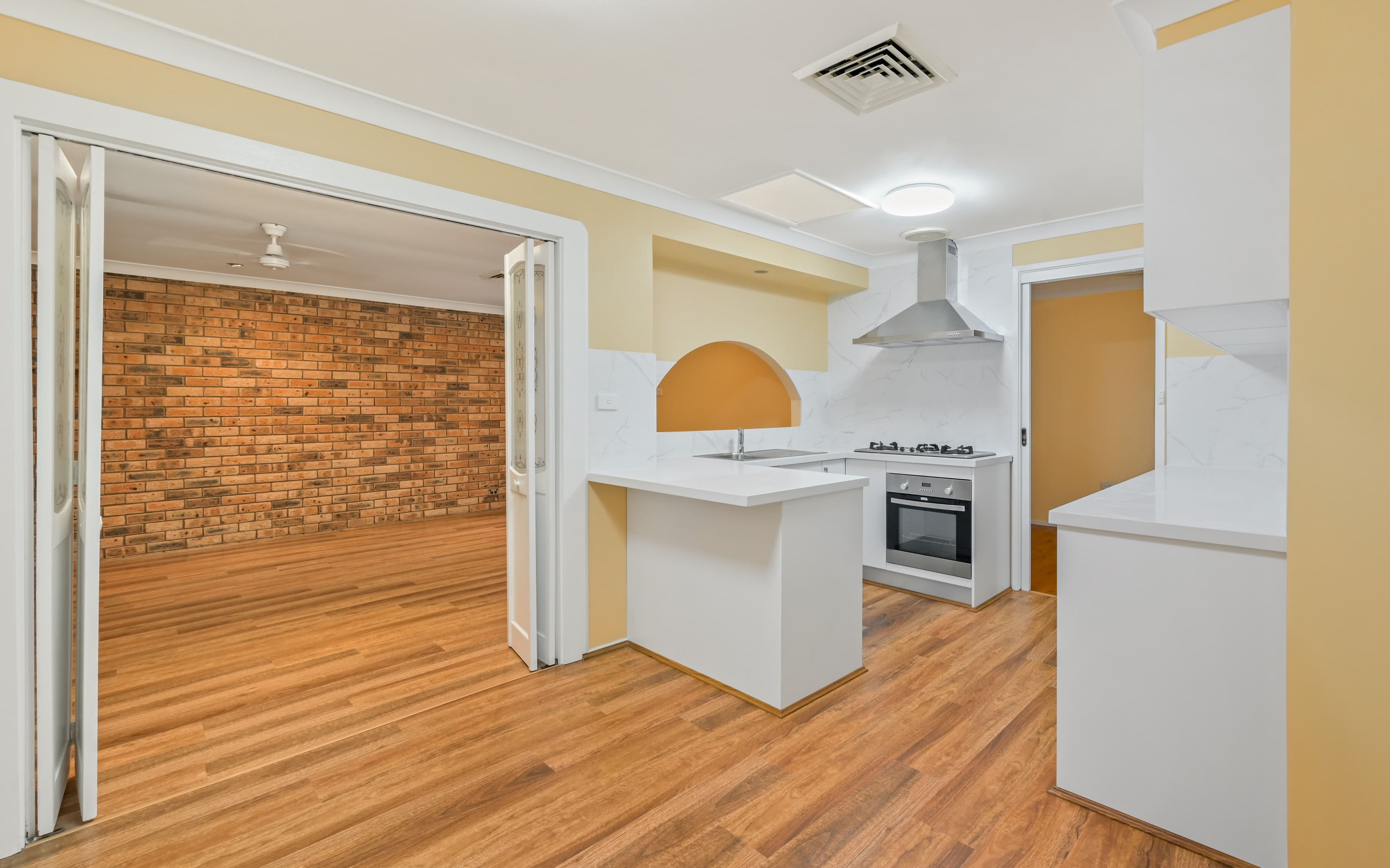 21 Mistletoe Avenue, Macquarie Fields NSW 2564, Macquarie Fields - Thumbnail 6