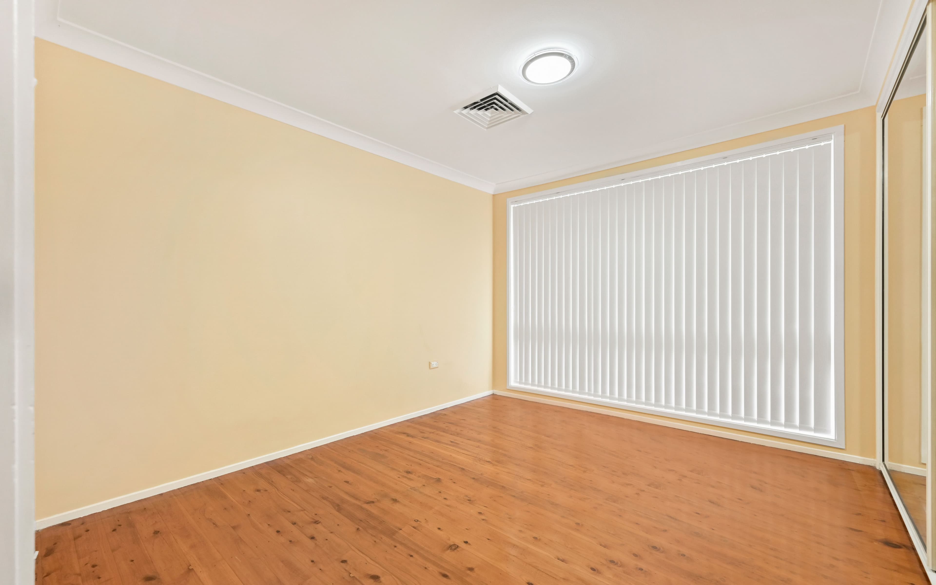 21 Mistletoe Avenue, Macquarie Fields NSW 2564, Macquarie Fields - Thumbnail 8