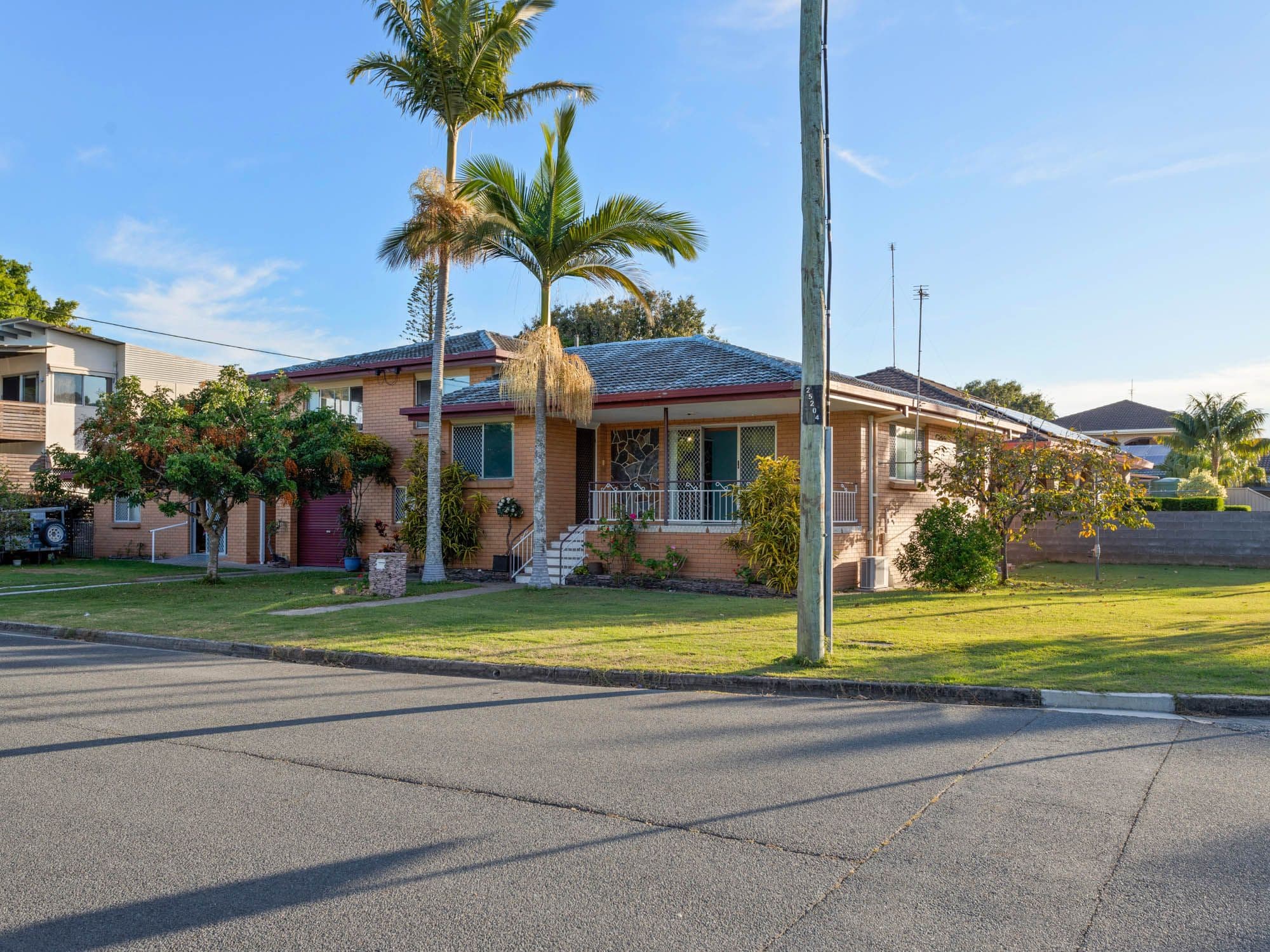 4 Tuesley Court, Southport QLD 4215, Southport - Thumbnail 4