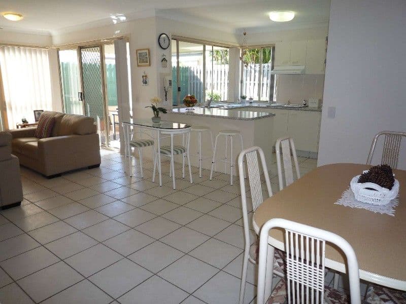 34 Marble Arch Place, ARUNDEL QLD 4214, Arundel - Thumbnail 8