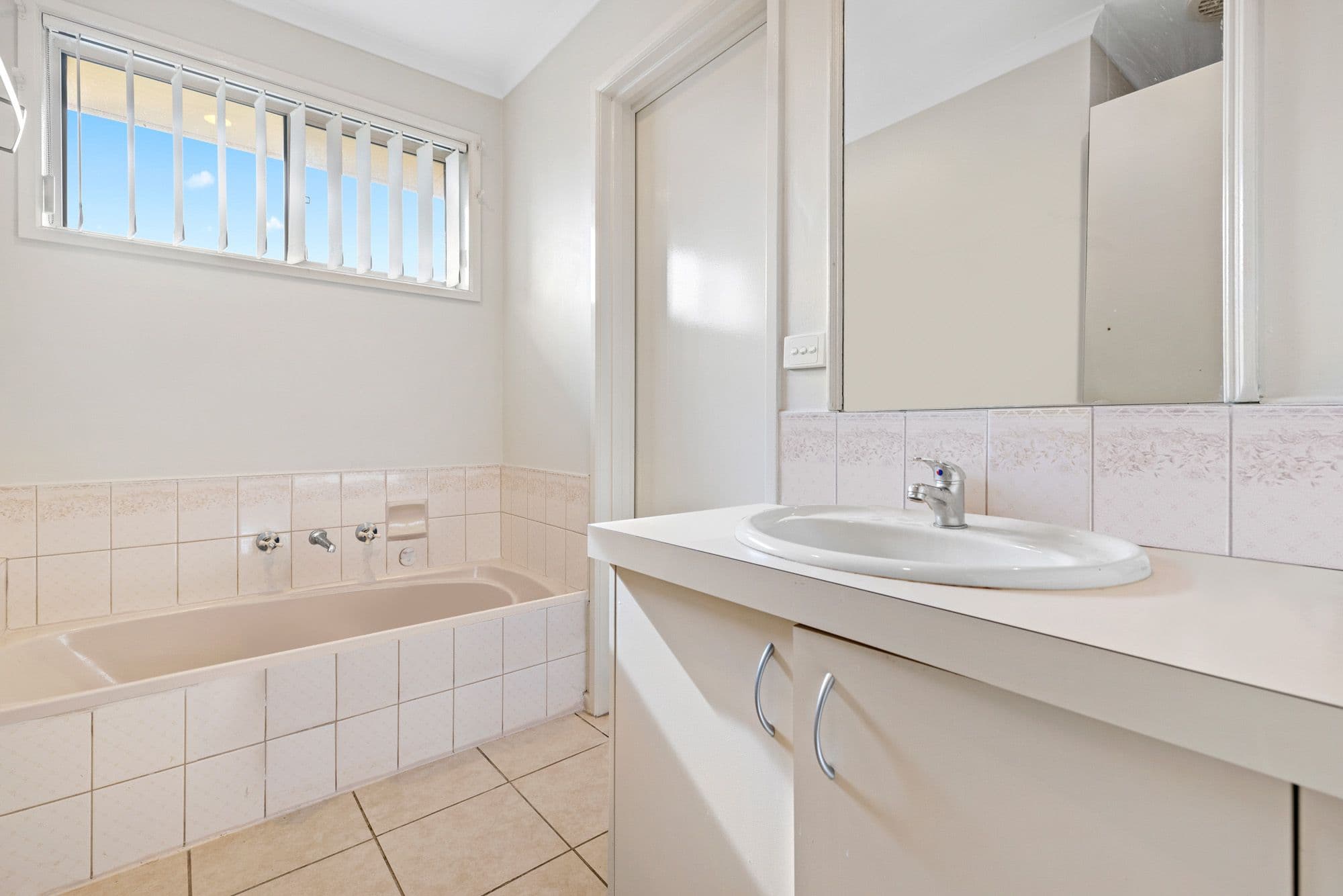 52 Whitsunday Drive, Hoppers Crossing VIC 3029, Hoppers Crossing - Thumbnail 7