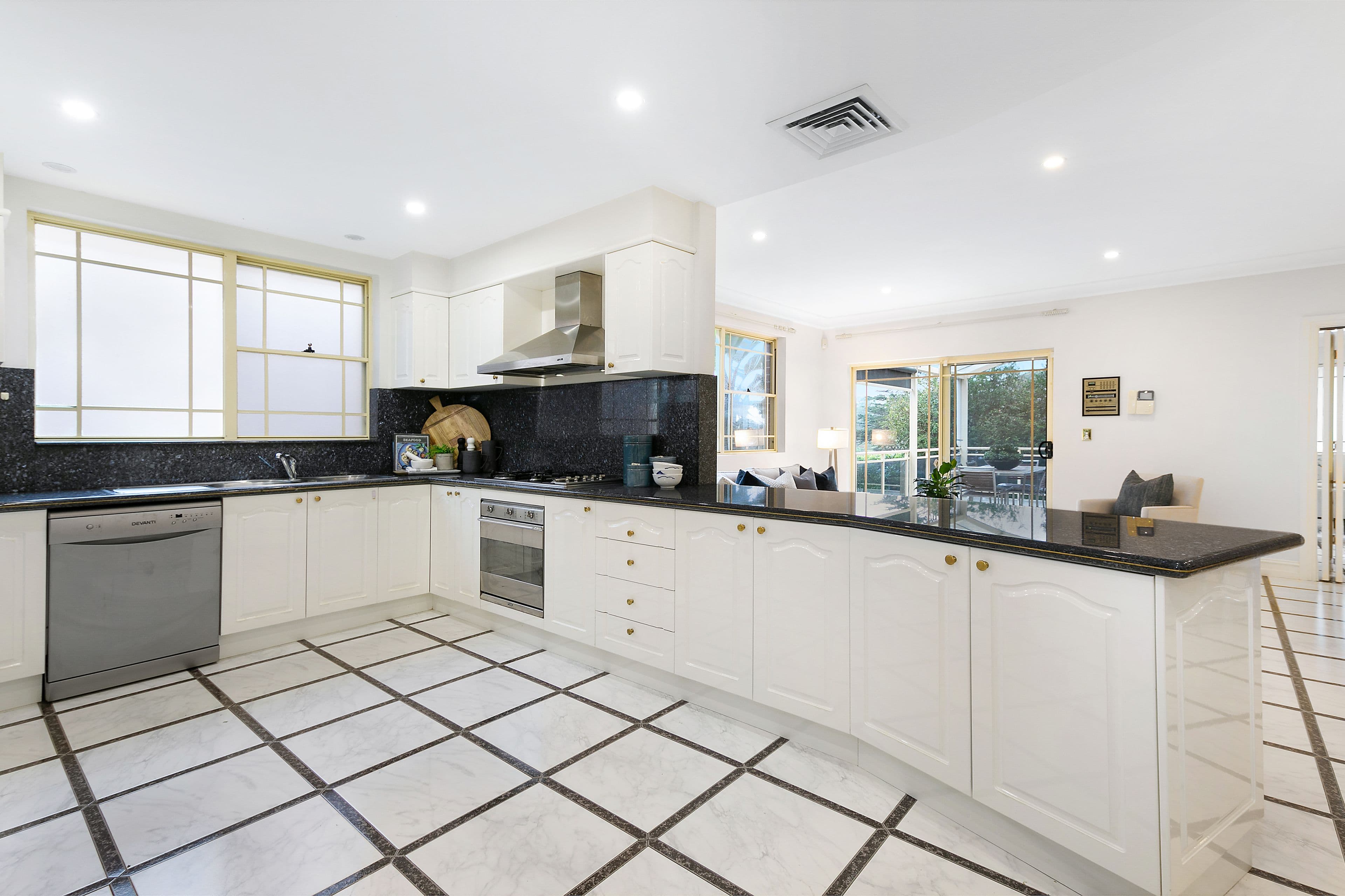 10 Strathmore Parade, Roseville NSW 2069, Roseville - Thumbnail 6