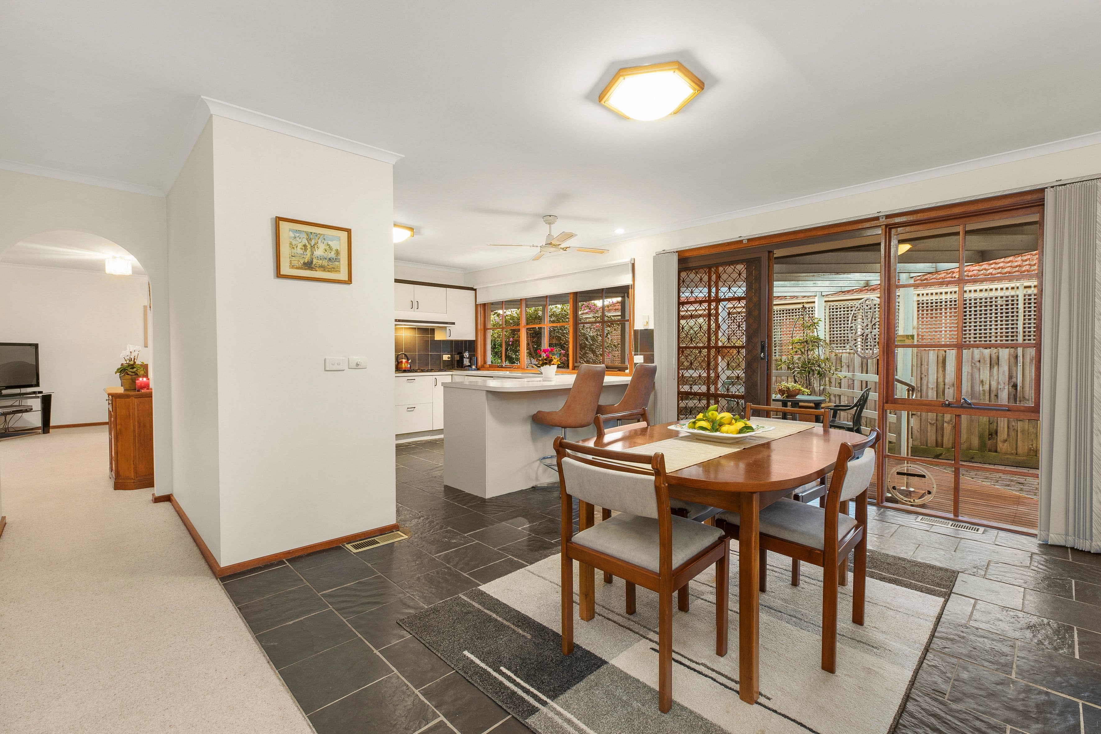 15 Kirstina Road, Glen Waverley VIC 3150, Glen Waverley - Thumbnail 3