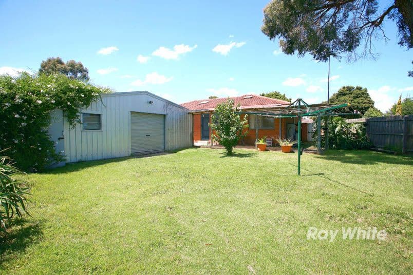 15 Burke Court, CRANBOURNE NORTH VIC 3977, Cranbourne North - Thumbnail 3