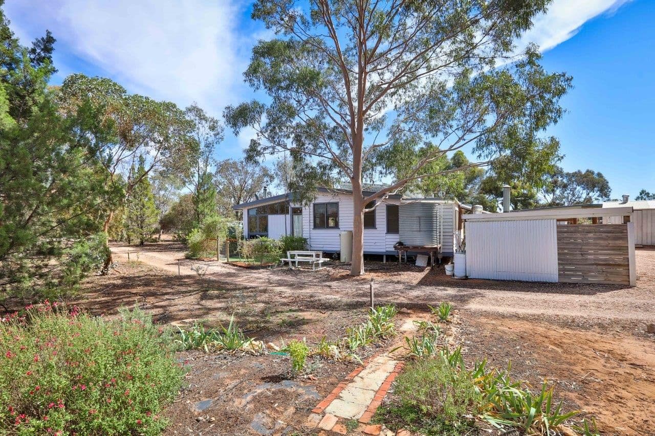 33B Morris Road, Koorlong VIC 3501, Koorlong - Thumbnail 2