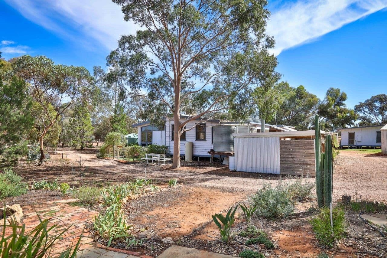33B Morris Road, Koorlong VIC 3501, Koorlong - Thumbnail 3