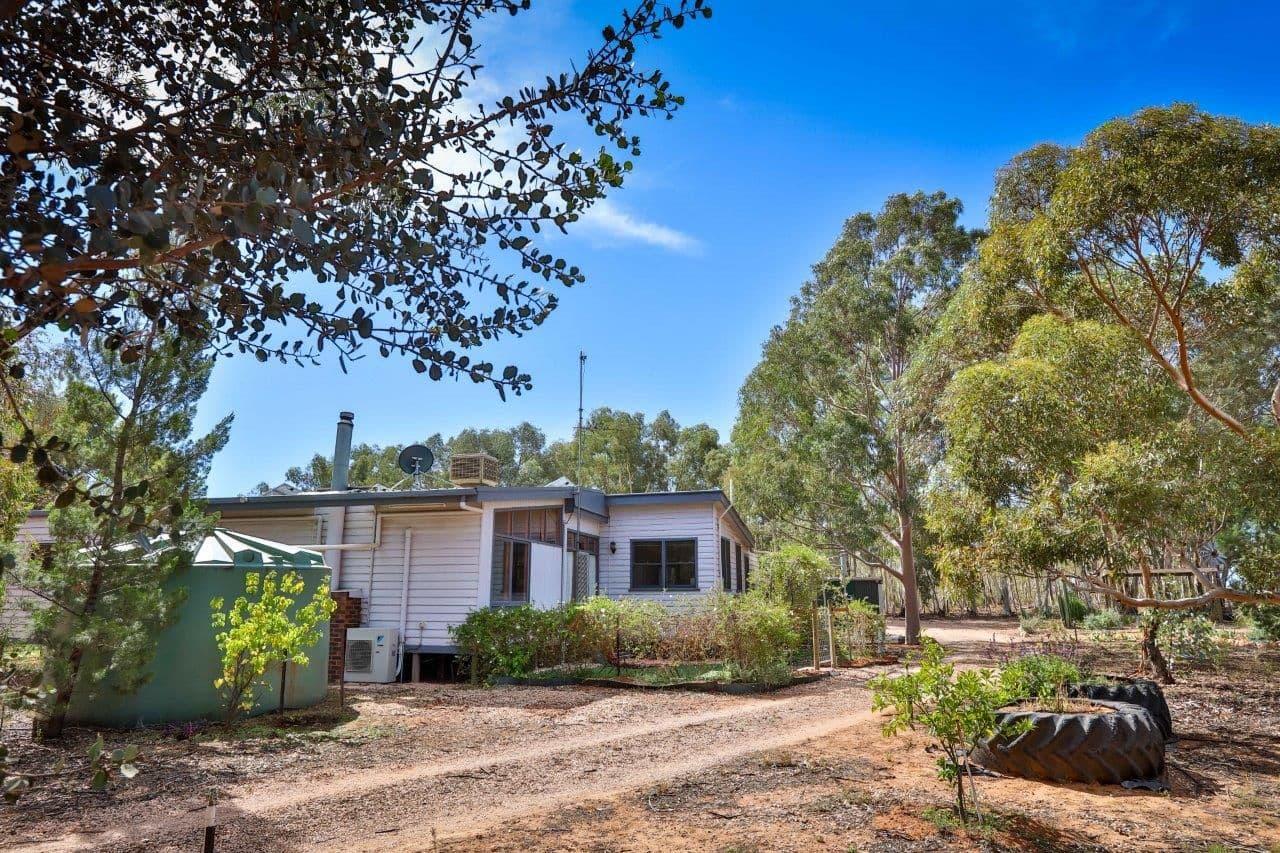 33B Morris Road, Koorlong VIC 3501, Koorlong - Thumbnail 4