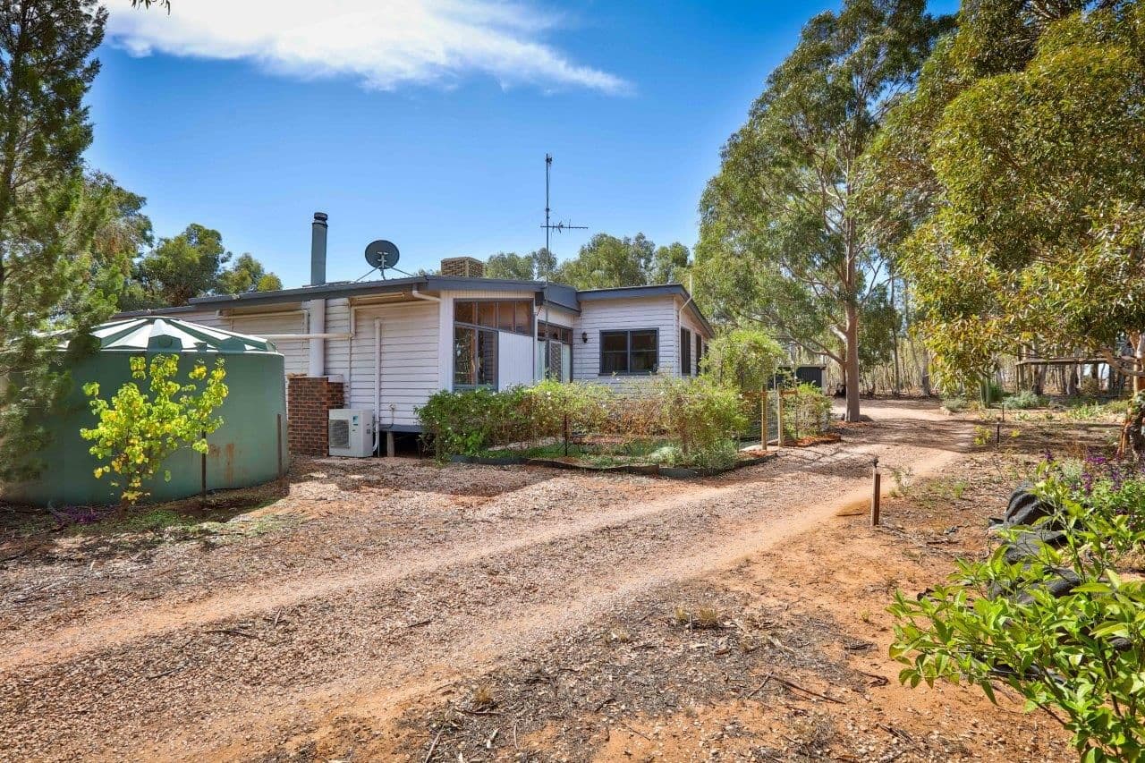 33B Morris Road, Koorlong VIC 3501, Koorlong - Thumbnail 6