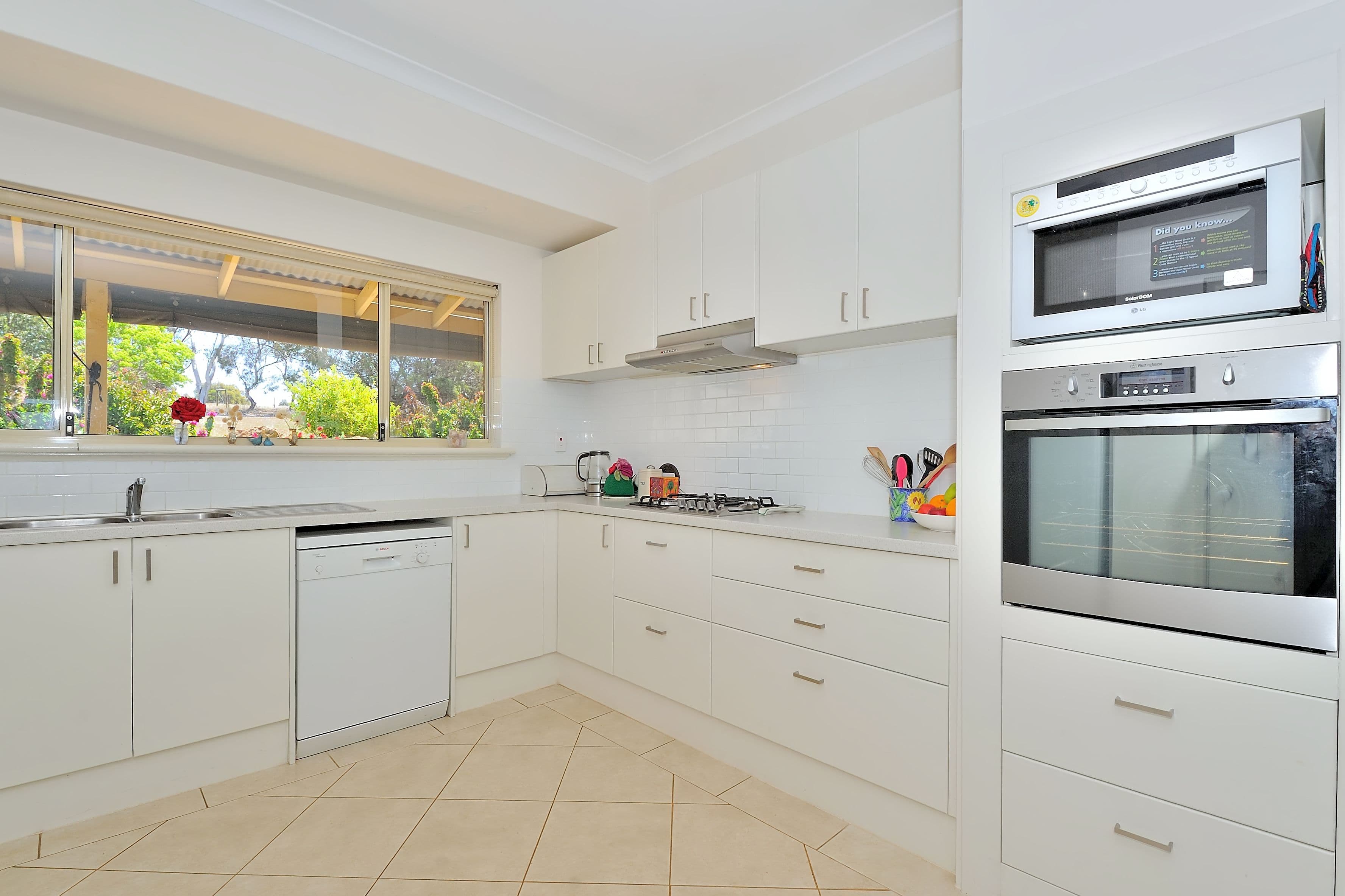 246 Ayrshire Loop, Lower Chittering WA 6084, Lower Chittering - Thumbnail 3