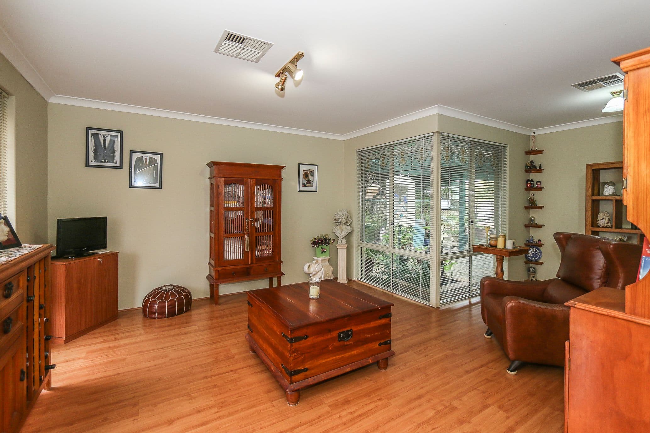 187 Warton Road, Thornlie WA 6108, Thornlie - Thumbnail 2