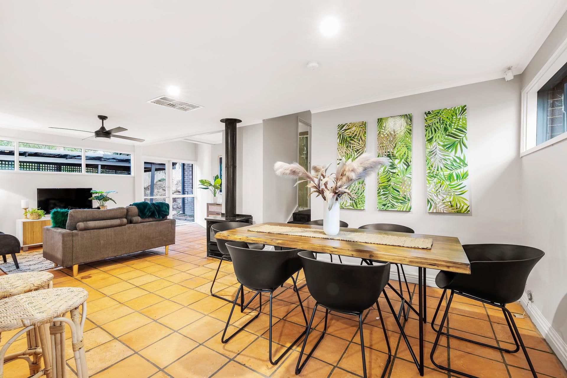 7 Meander Road, Hurstbridge VIC 3099, Hurstbridge - Thumbnail 2