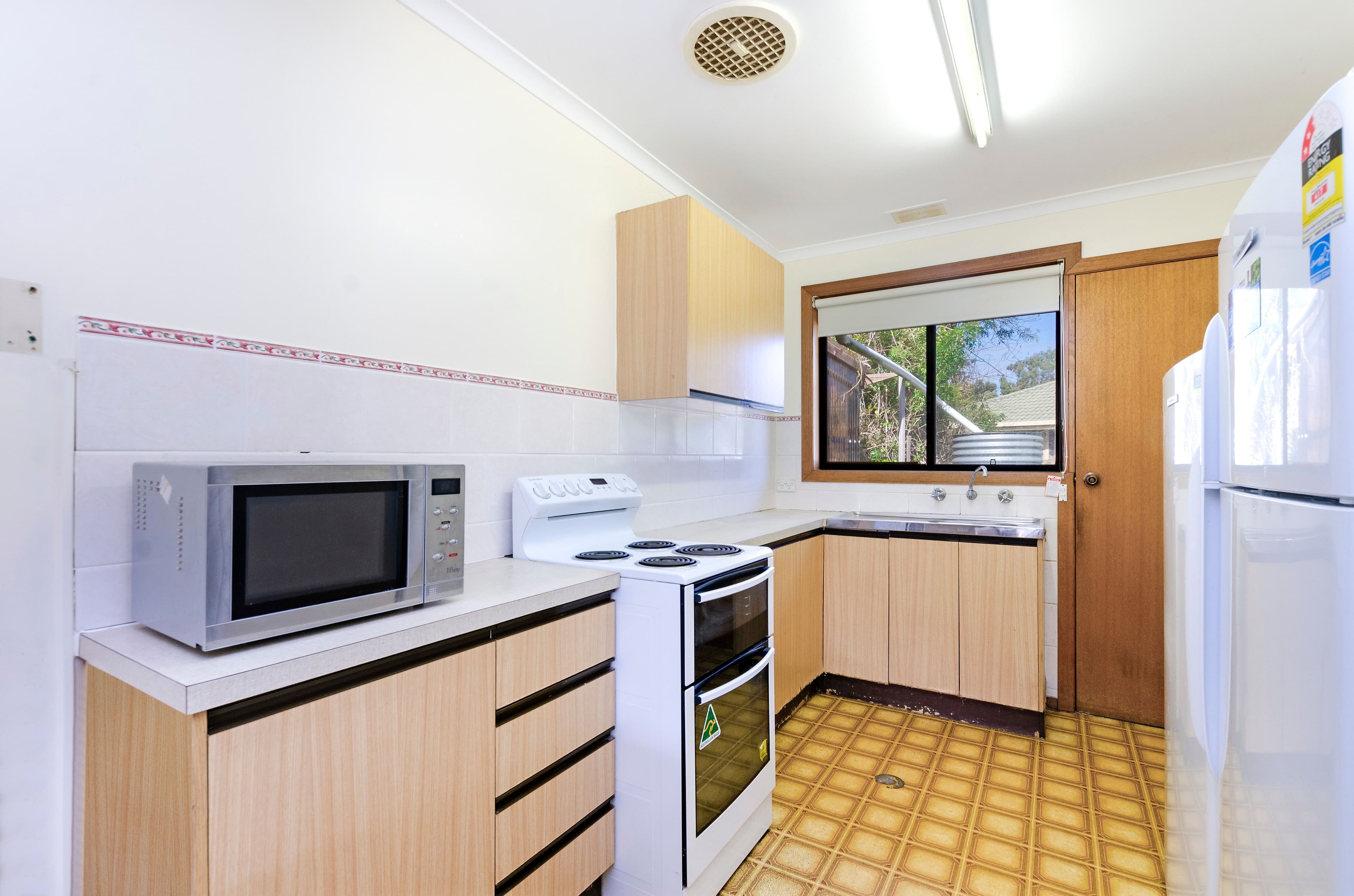 21 Carmell Drive, Warrnambool VIC 3280, Warrnambool - Thumbnail 2