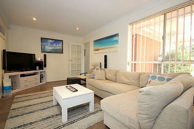 3 Lincoln Road, GEORGES HALL NSW 2198, Georges Hall - Thumbnail 3