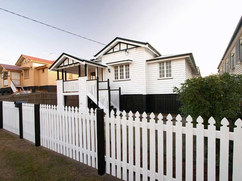 18  Park Road, GRACEVILLE QLD 4075, Graceville - Image 1