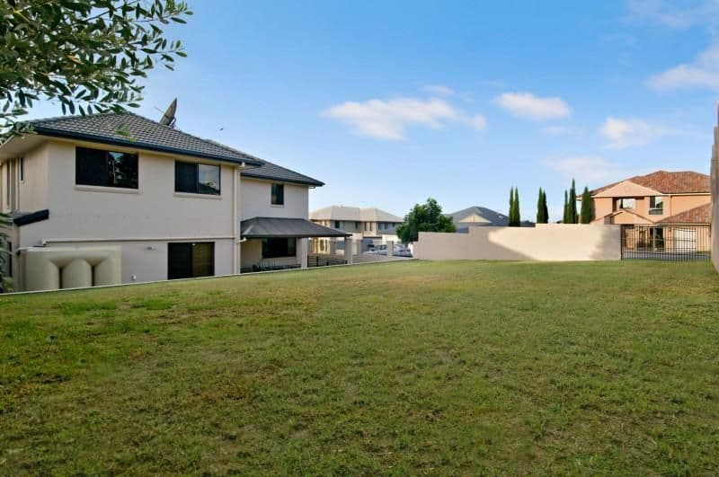 4 Cerbaia Close, BRIDGEMAN DOWNS QLD 4035, Bridgeman Downs - Thumbnail 2