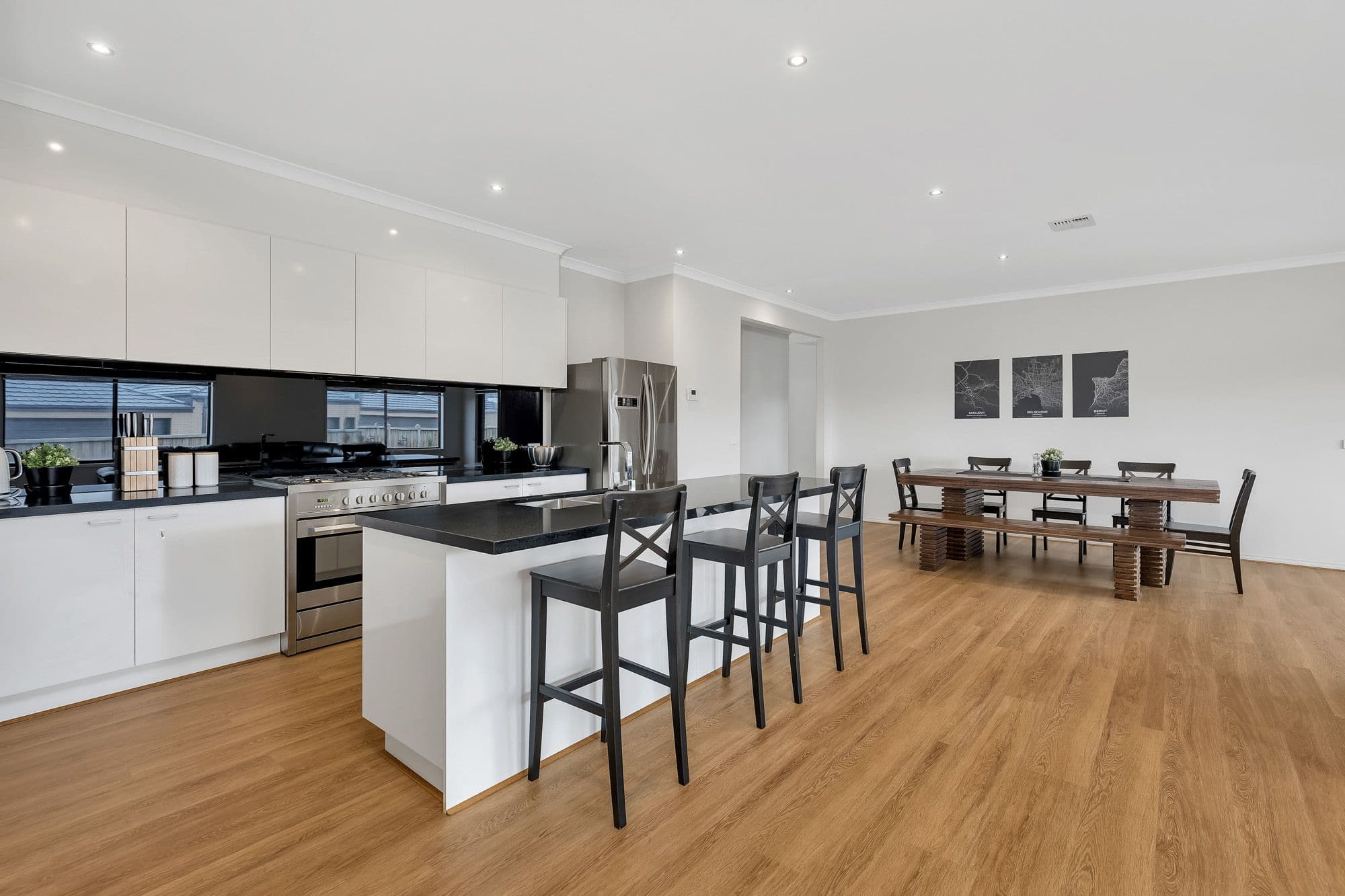 6 Honeycomb Avenue, Manor Lakes VIC 3024, Manor Lakes - Thumbnail 2