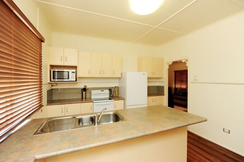 190 Oaka Street, GLADSTONE QLD 4680, South Gladstone - Thumbnail 2