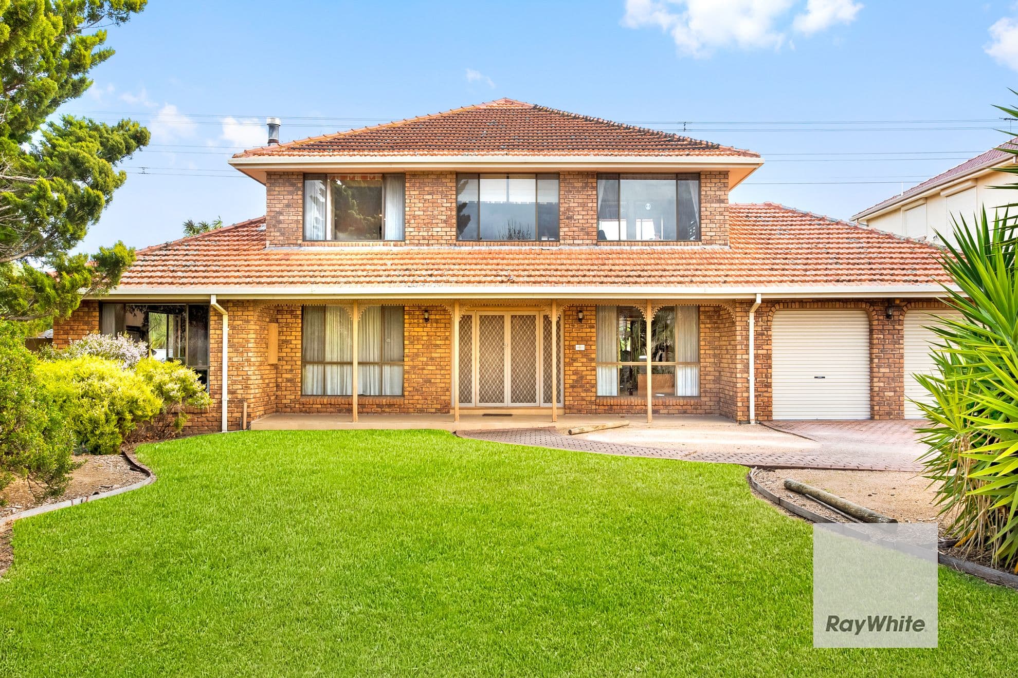 19 Burrowye Crescent, Taylors Lakes VIC 3038, Taylors Lakes - Thumbnail 2
