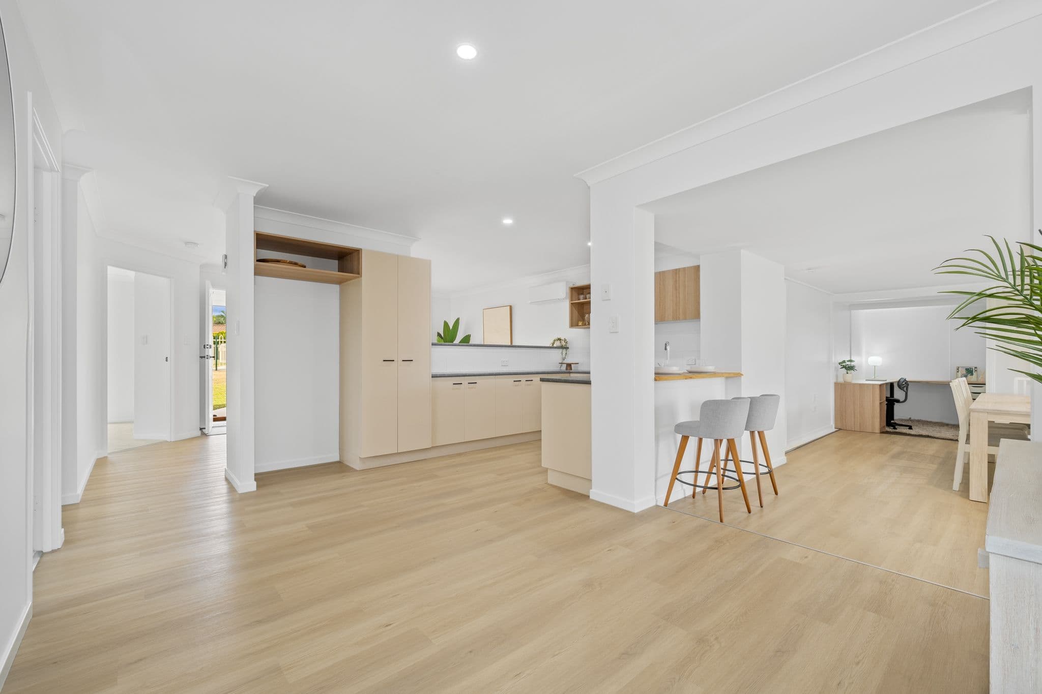28 Lorraine Street, Crestmead QLD 4132, Crestmead - Thumbnail 4