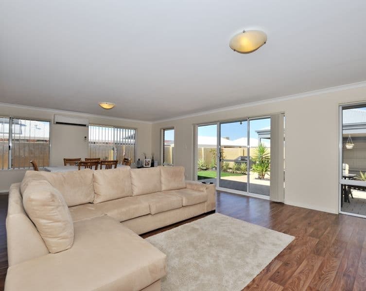 34 Harberton Parkway, ELLENBROOK WA 6069, Ellenbrook - Thumbnail 3