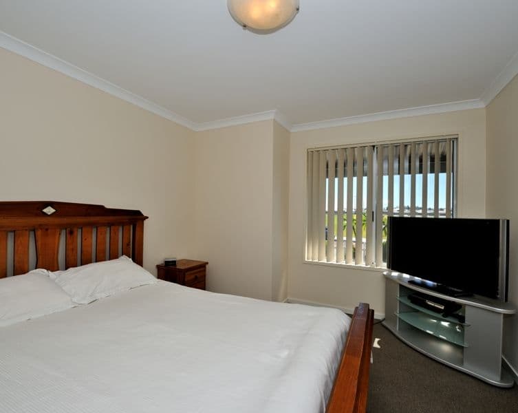 34 Harberton Parkway, ELLENBROOK WA 6069, Ellenbrook - Thumbnail 4