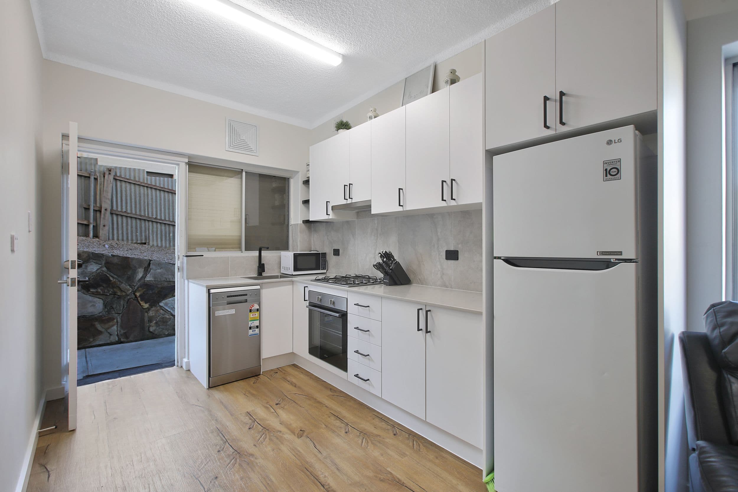 172 Seaview Road, Henley Beach South SA 5022, Henley Beach South - Thumbnail 3