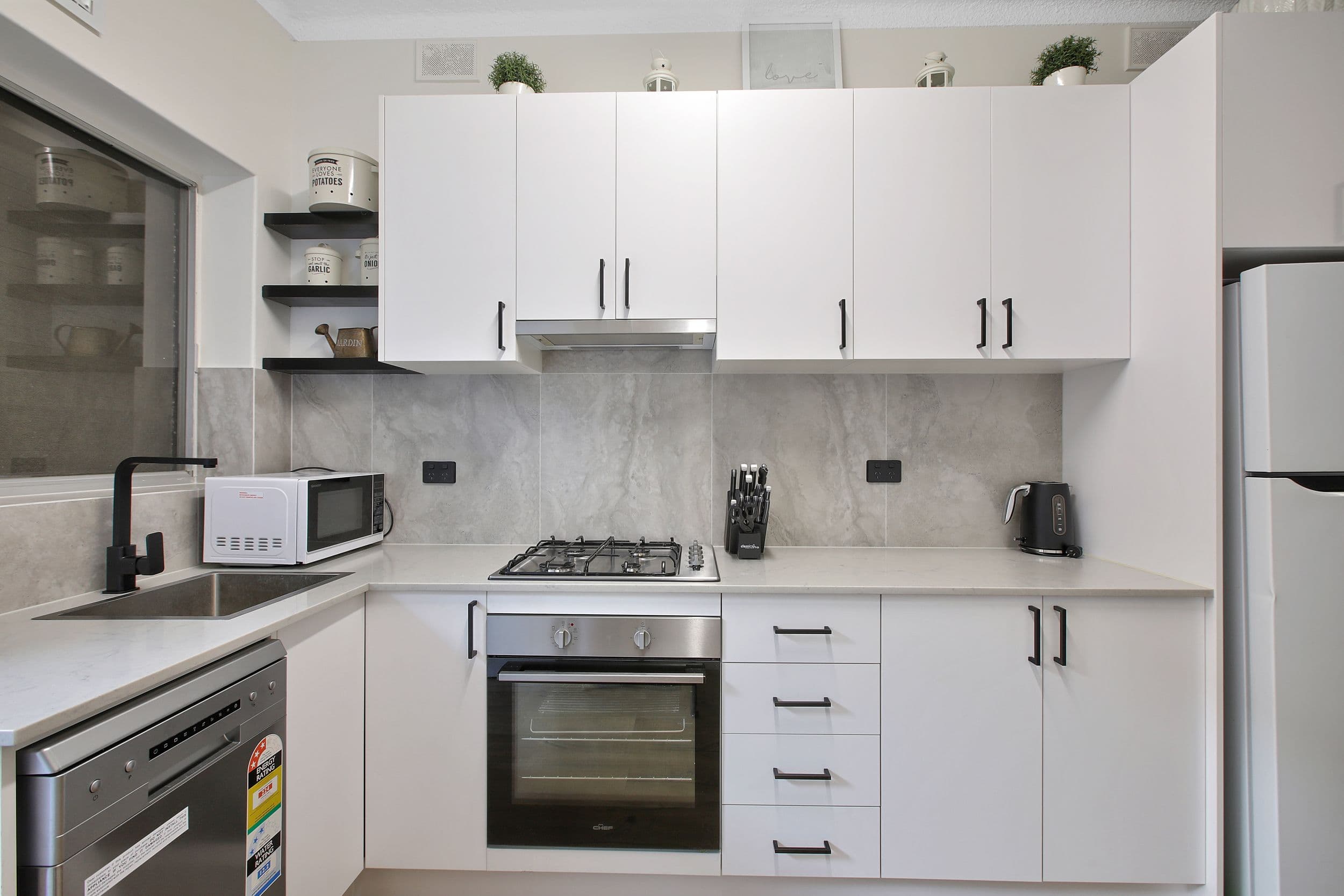 172 Seaview Road, Henley Beach South SA 5022, Henley Beach South - Thumbnail 4