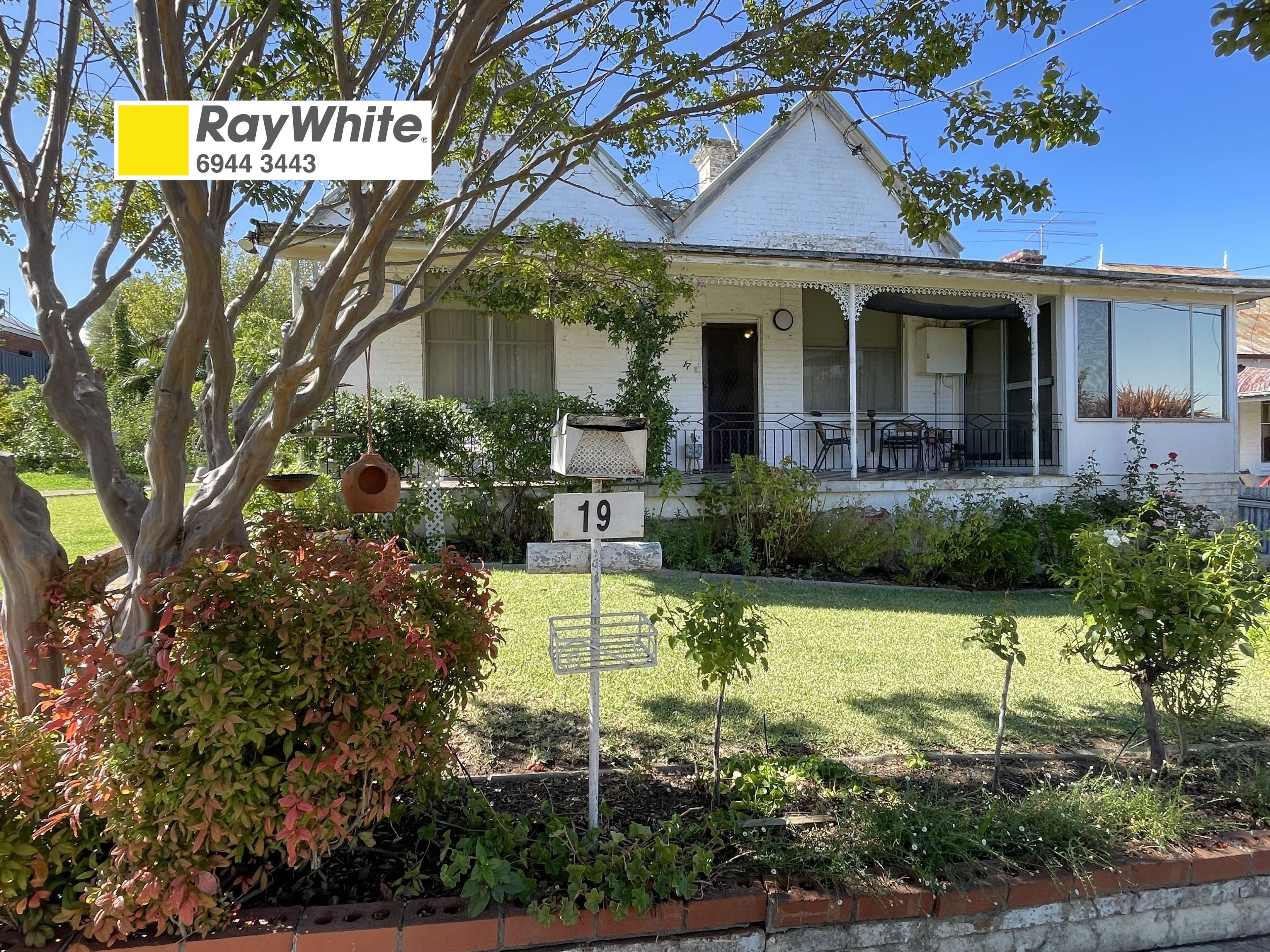 19 Byron Street, Gundagai NSW 2722, Gundagai - Image 1