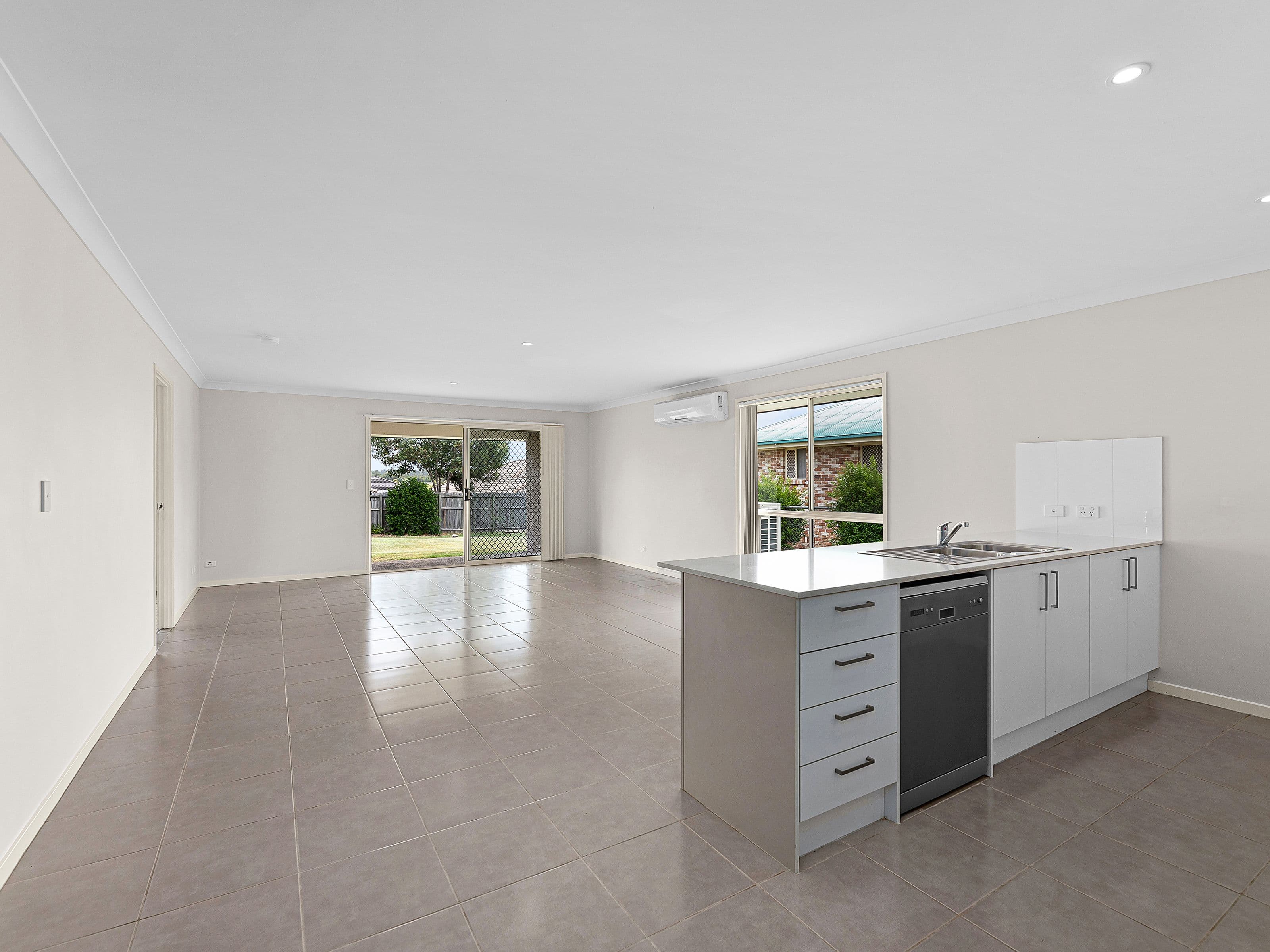 4 Walnut Crescent, Lowood QLD 4311, Lowood - Thumbnail 3