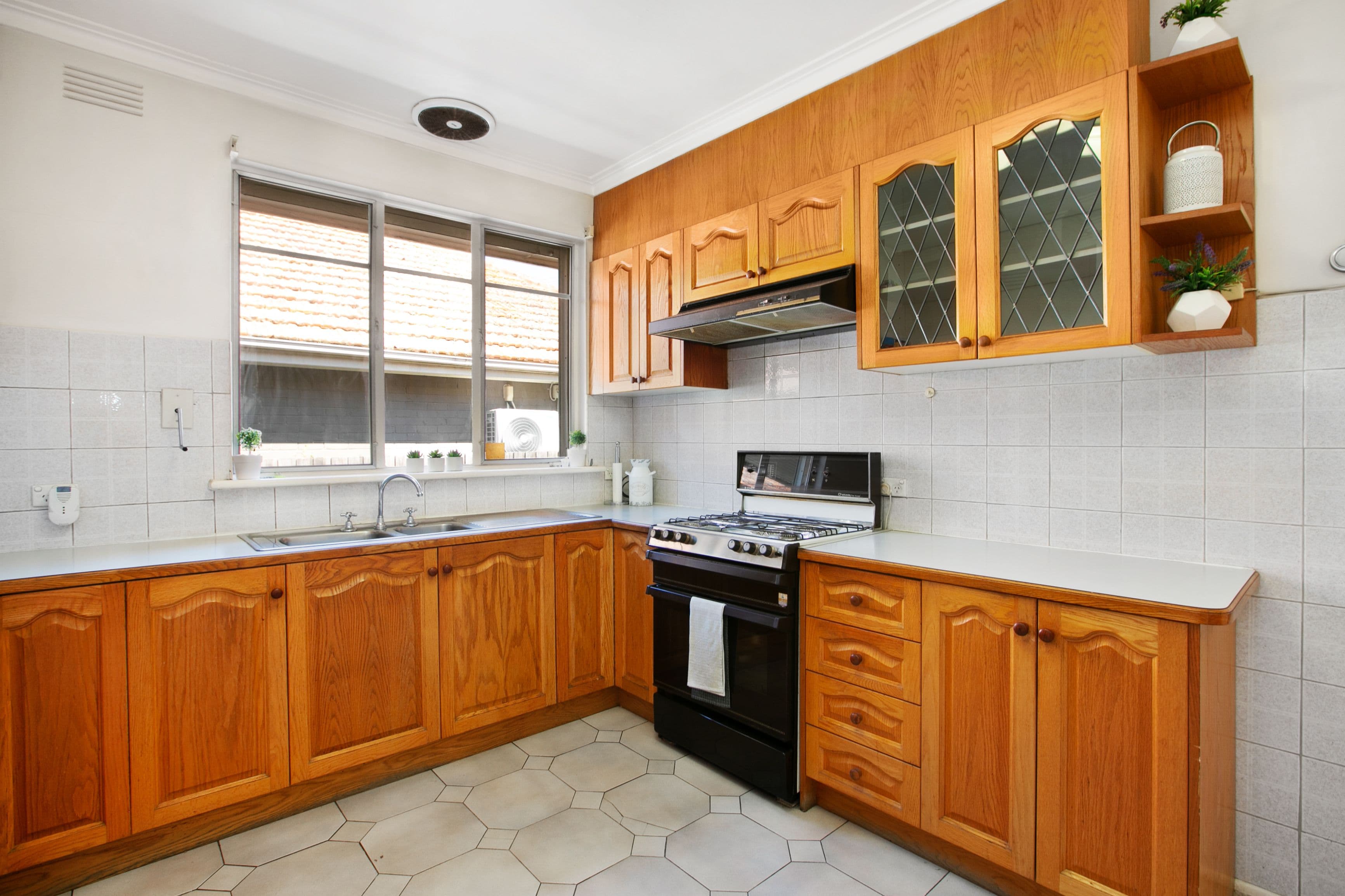 4 Orrong Avenue, Reservoir VIC 3073, Reservoir - Thumbnail 5
