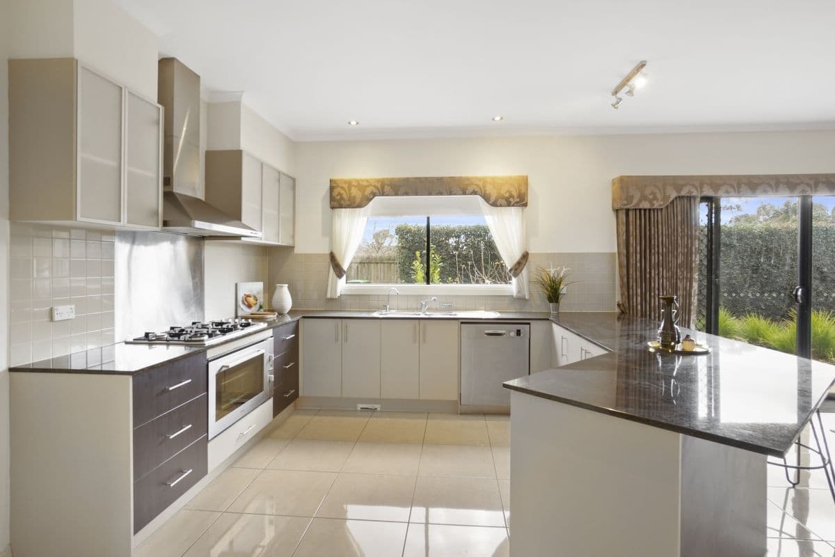 21 Carissa Circuit, Werribee VIC 3030, Werribee - Thumbnail 7