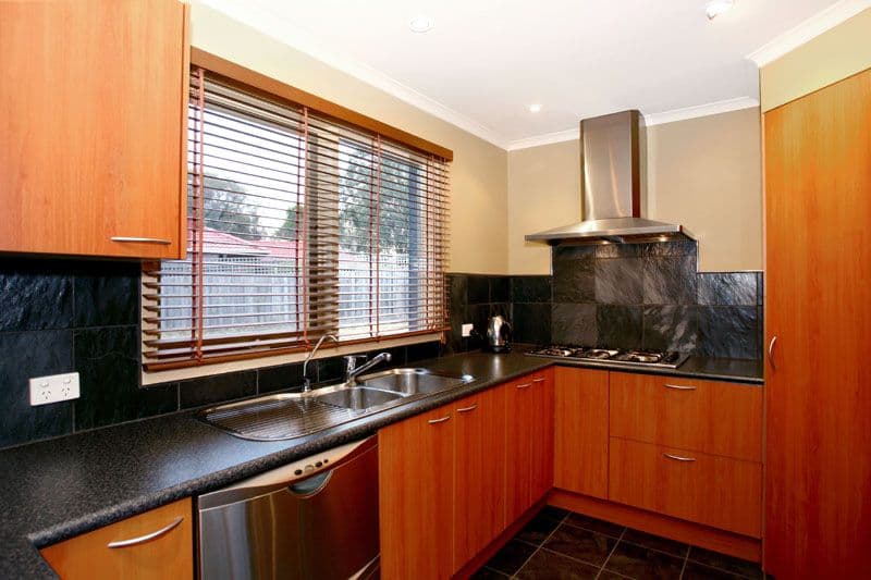 10 Corinella Square, WANTIRNA VIC 3152, Wantirna - Thumbnail 3