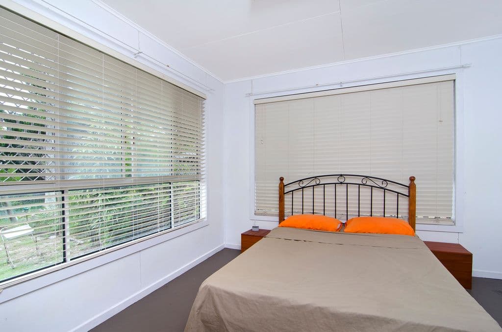 31 Sixth Avenue, PALM BEACH QLD 4221, Palm Beach - Thumbnail 5