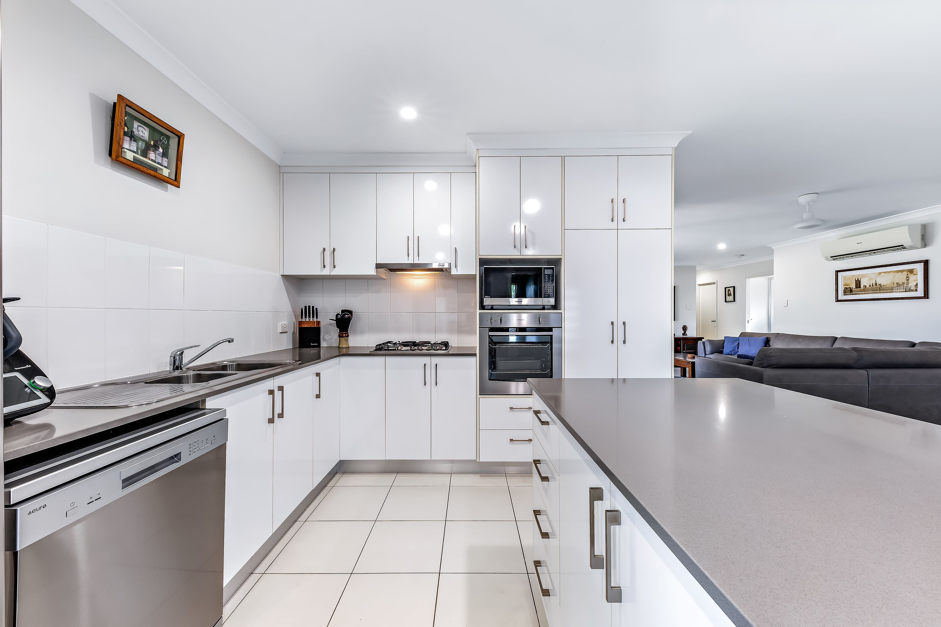 3 Springfield Circuit, Cannonvale QLD 4802, Cannonvale - Thumbnail 2