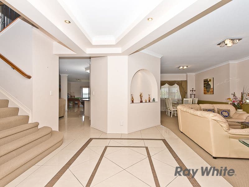 11 Azienda Place, BRIDGEMAN DOWNS QLD 4035, Bridgeman Downs - Thumbnail 3