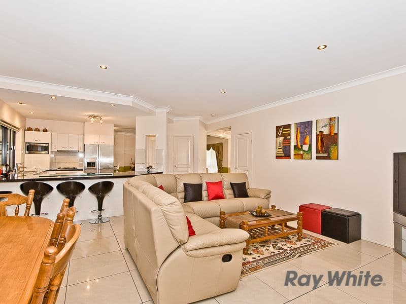 11 Azienda Place, BRIDGEMAN DOWNS QLD 4035, Bridgeman Downs - Thumbnail 8