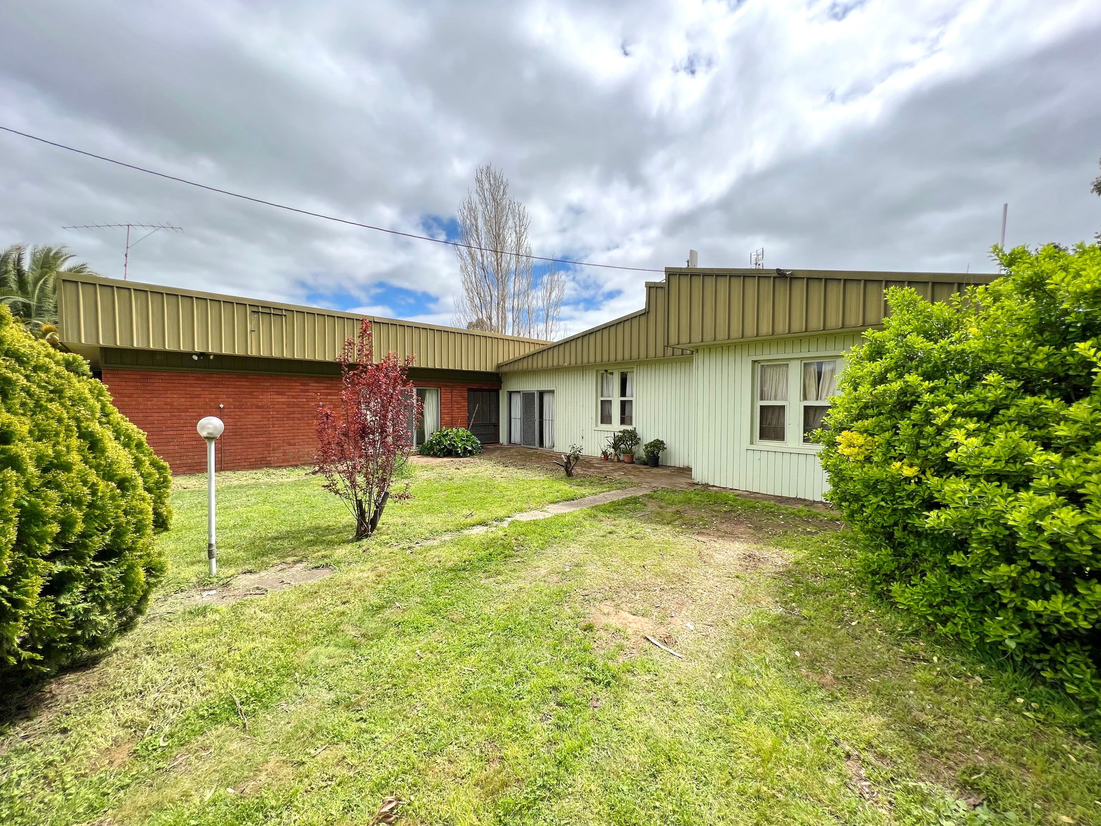 409 Olympic Highway, Young NSW 2594, Young - Thumbnail 4