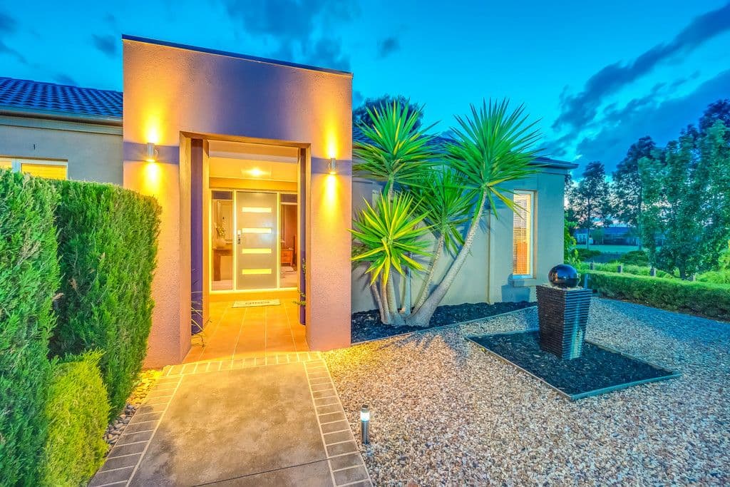 8 Secret Garden Way, Tarneit VIC 3029, Tarneit - Thumbnail 2
