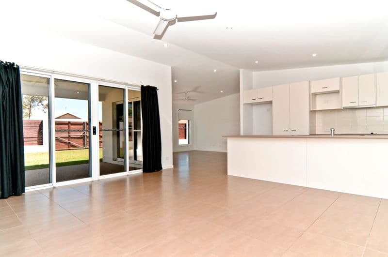 25 Alicia Circuit, LITTLE MOUNTAIN QLD 4551, Little Mountain - Thumbnail 2