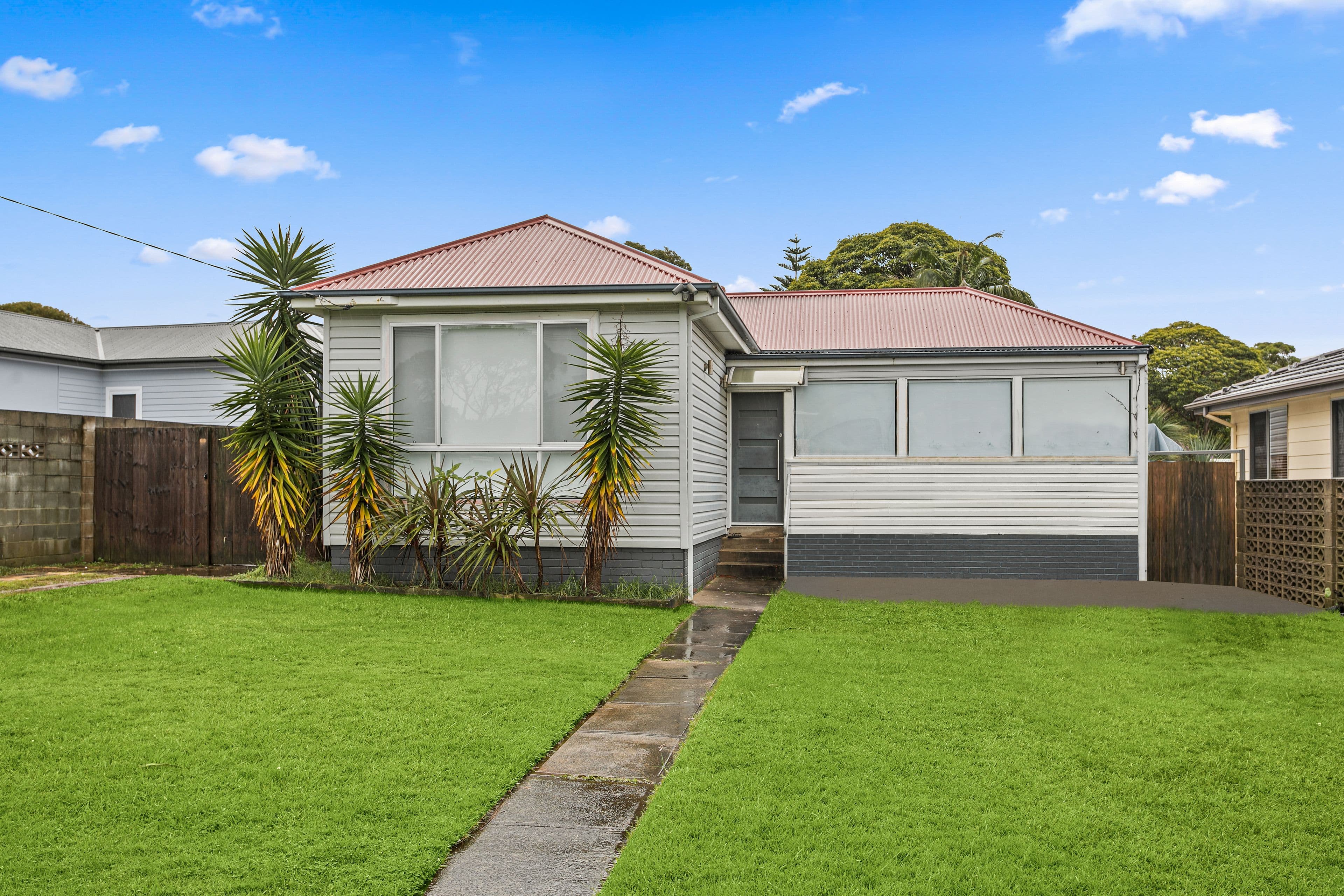31 Bass Street, Barrack Heights NSW 2528, Barrack Heights - Thumbnail 2