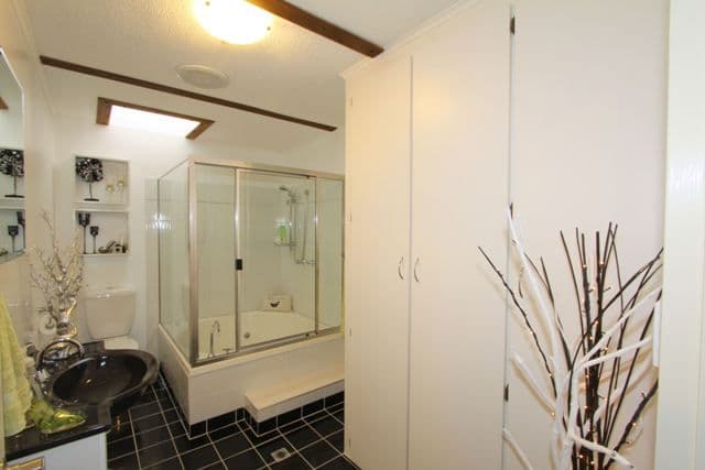 14 Slocomb Street, AVENELL HEIGHTS QLD 4670, Avenell Heights - Thumbnail 4