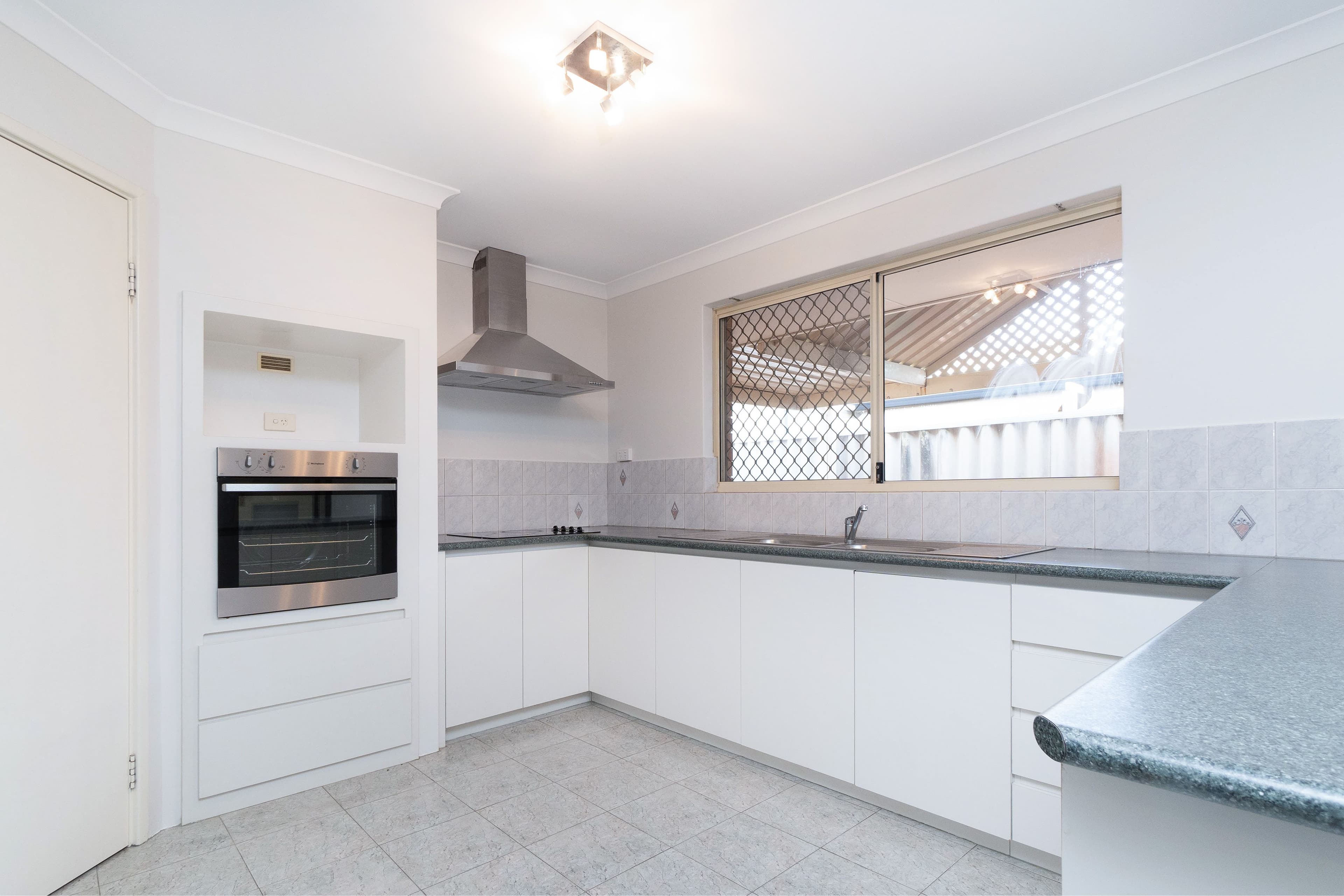 6 Corang Court, Cloverdale WA 6105, Cloverdale - Thumbnail 3