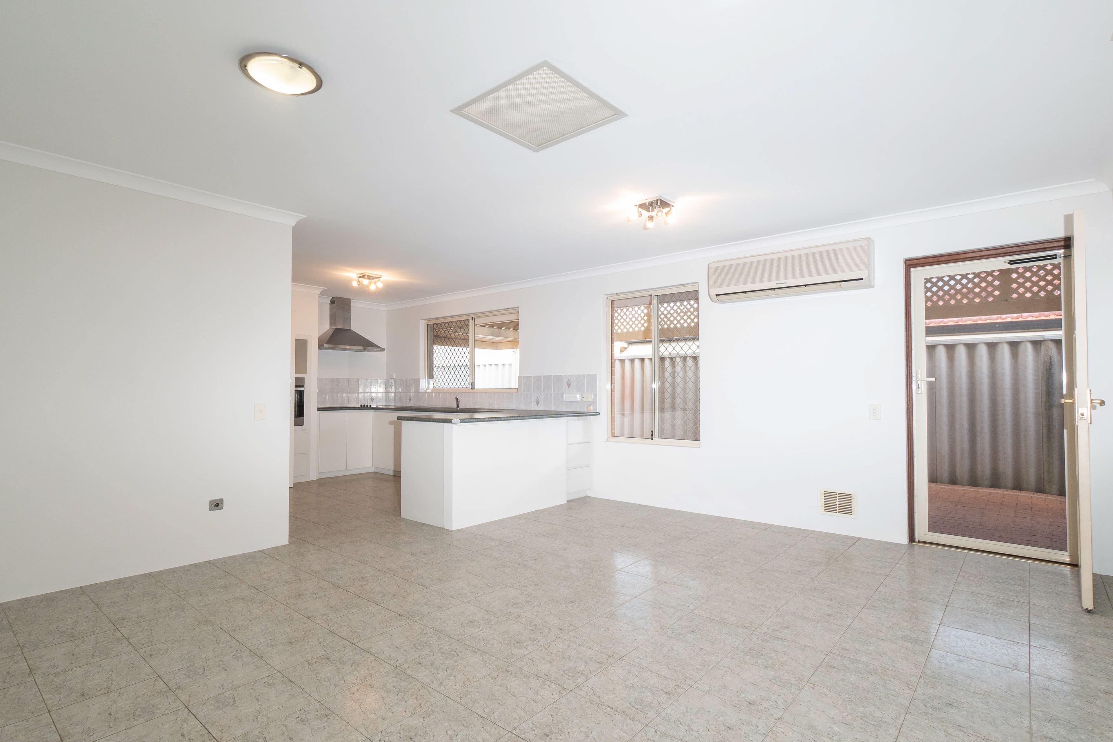 6 Corang Court, Cloverdale WA 6105, Cloverdale - Thumbnail 4